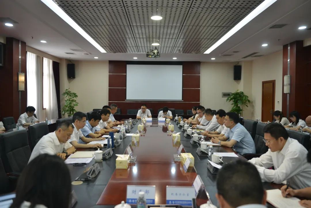 四川路橋黨委召開2024年四川路橋黨委第三次理論學(xué)習(xí)中心組（擴(kuò)大）學(xué)習(xí)會(huì)議暨黨紀(jì)學(xué)習(xí)教育第二次專題學(xué)習(xí)會(huì)