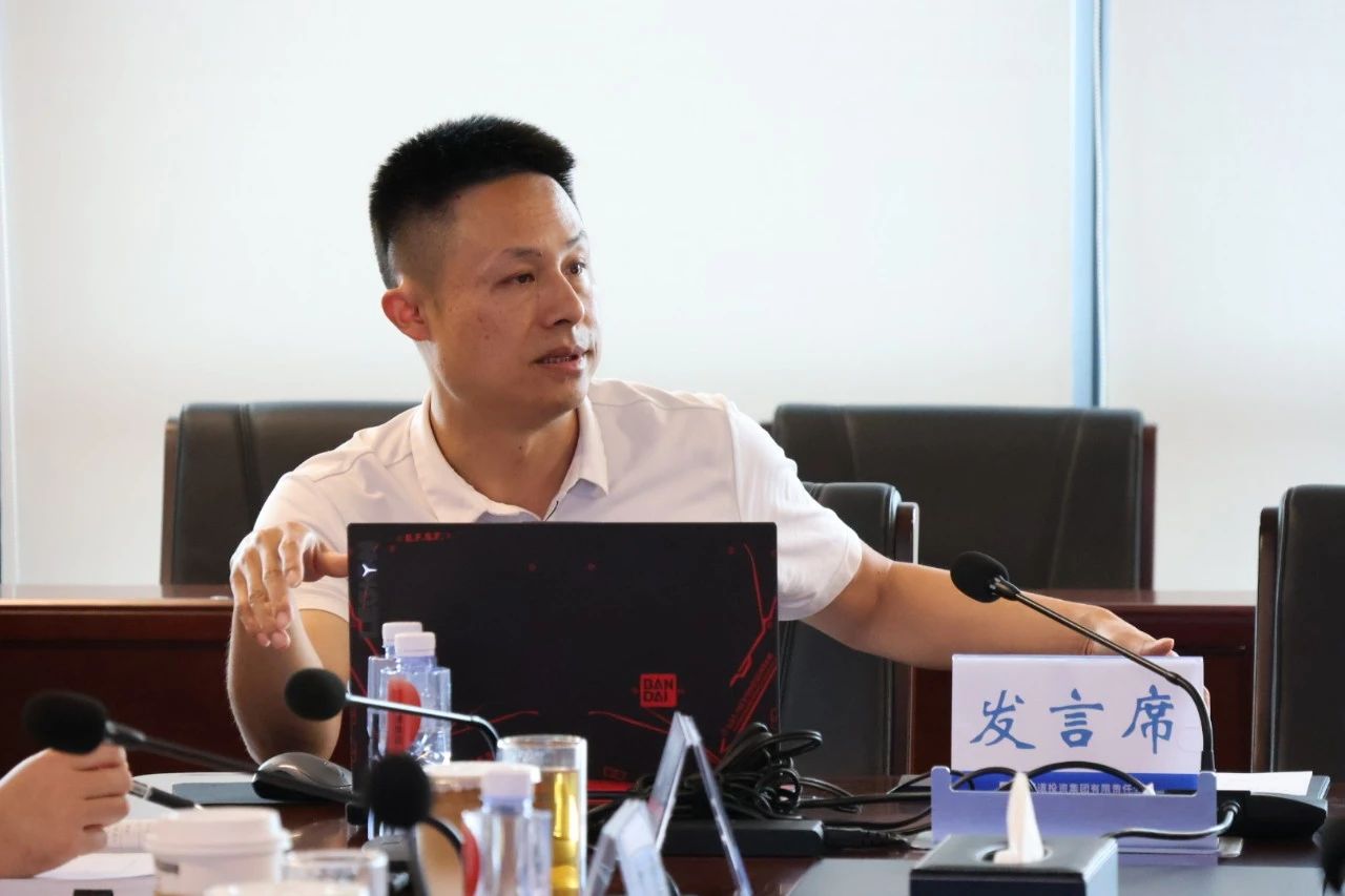 《寧巧凹型豎曲線超薄直中墻分岔特長隧道創(chuàng)新設(shè)計(jì)》四川路橋集團(tuán)勘察設(shè)計(jì)分公司.jpg