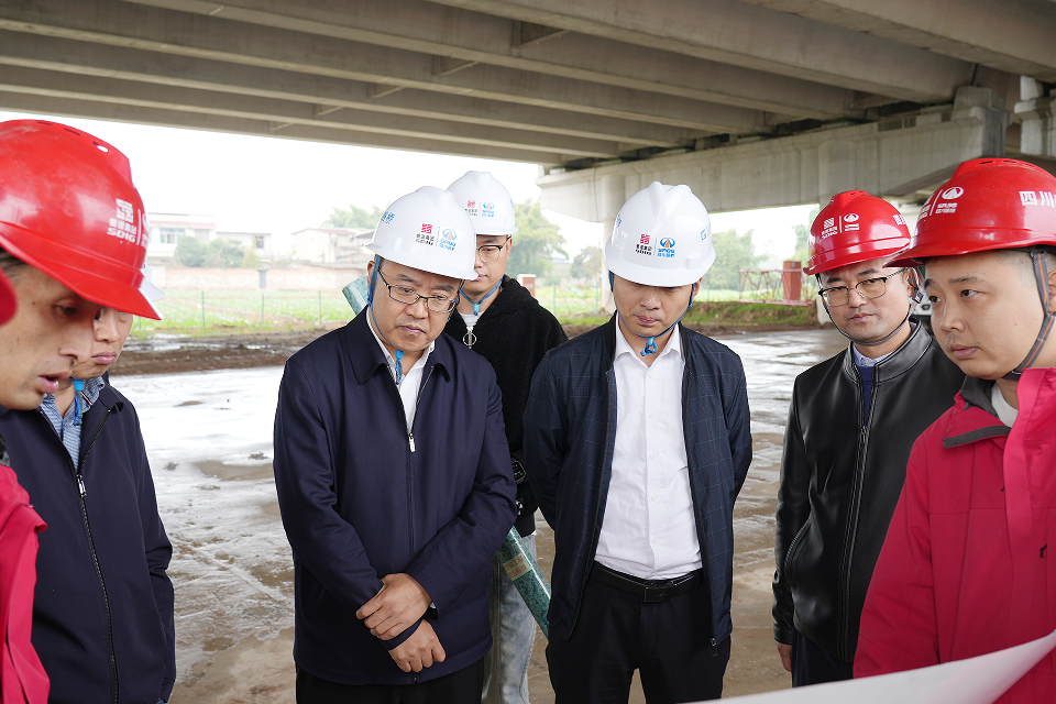 四川路橋黨委副書記、副董事長、總經(jīng)理羊勇調(diào)研督導(dǎo)重點項目生產(chǎn)建設(shè)工作
