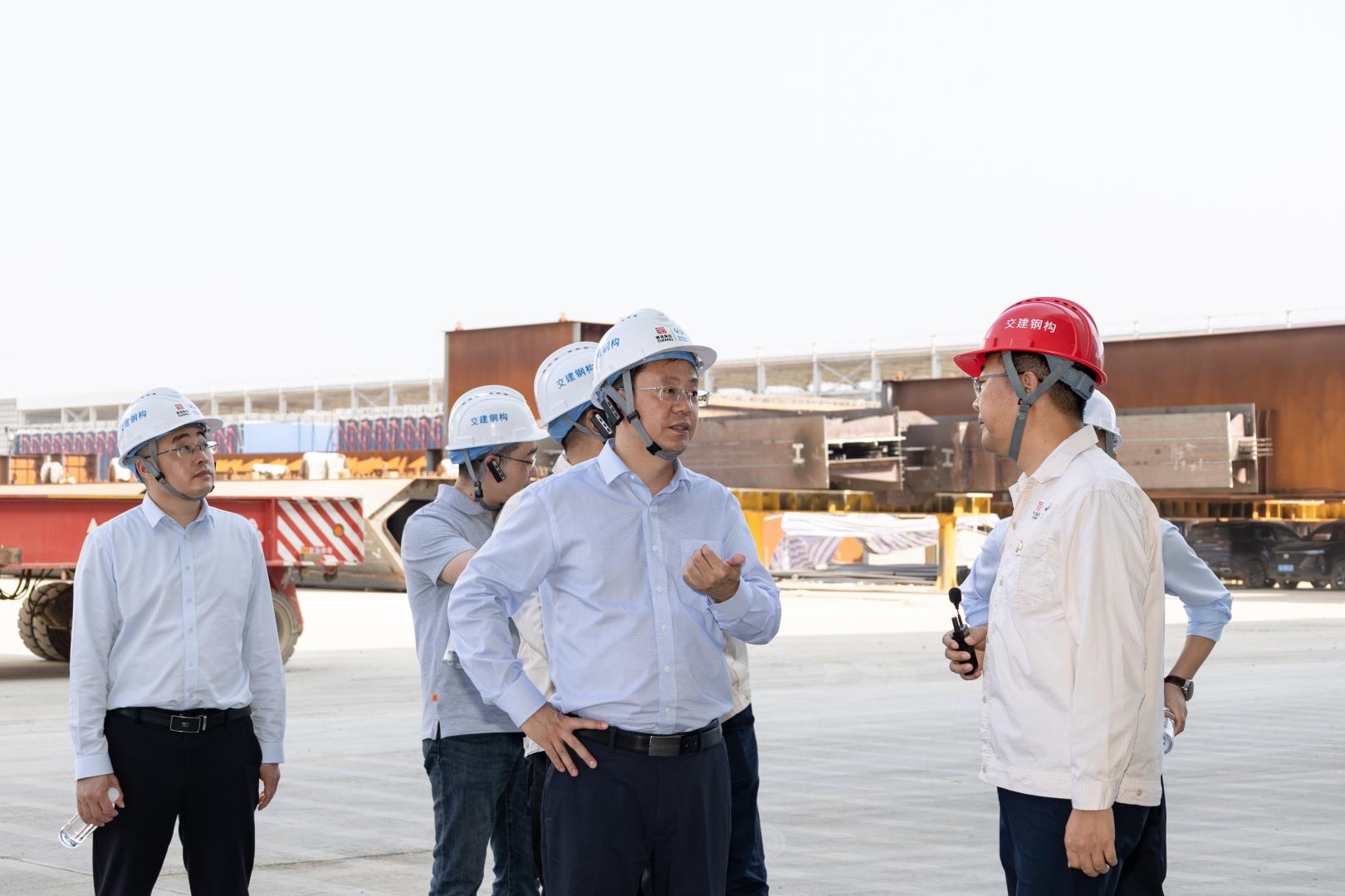 四川路橋黨委委員、紀委書記焦利軍帶隊到交建集團項目一線調(diào)研指導(dǎo)工作
